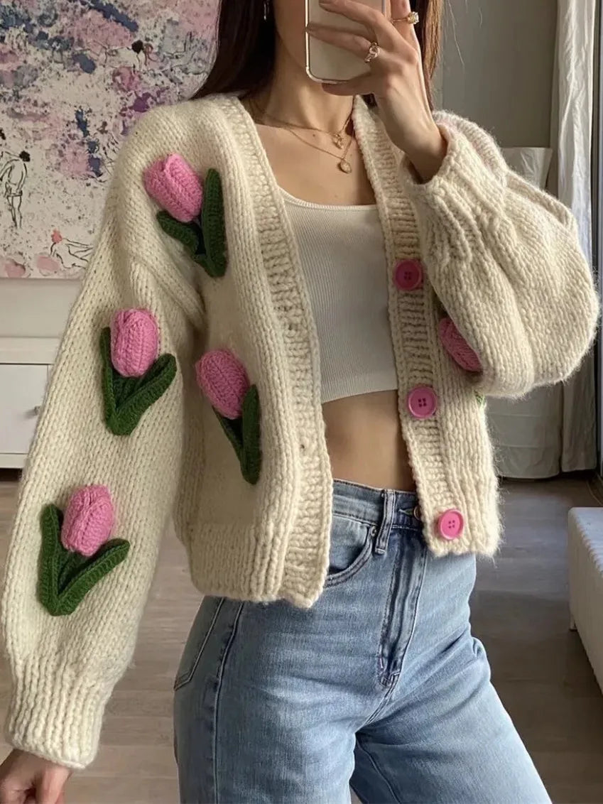 Cárdigan Crochet Morado con Flores 3D — Cuello V