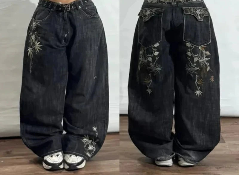 Jeans Anchos Bordados con Flor de Cerezo — Estilo Y2K