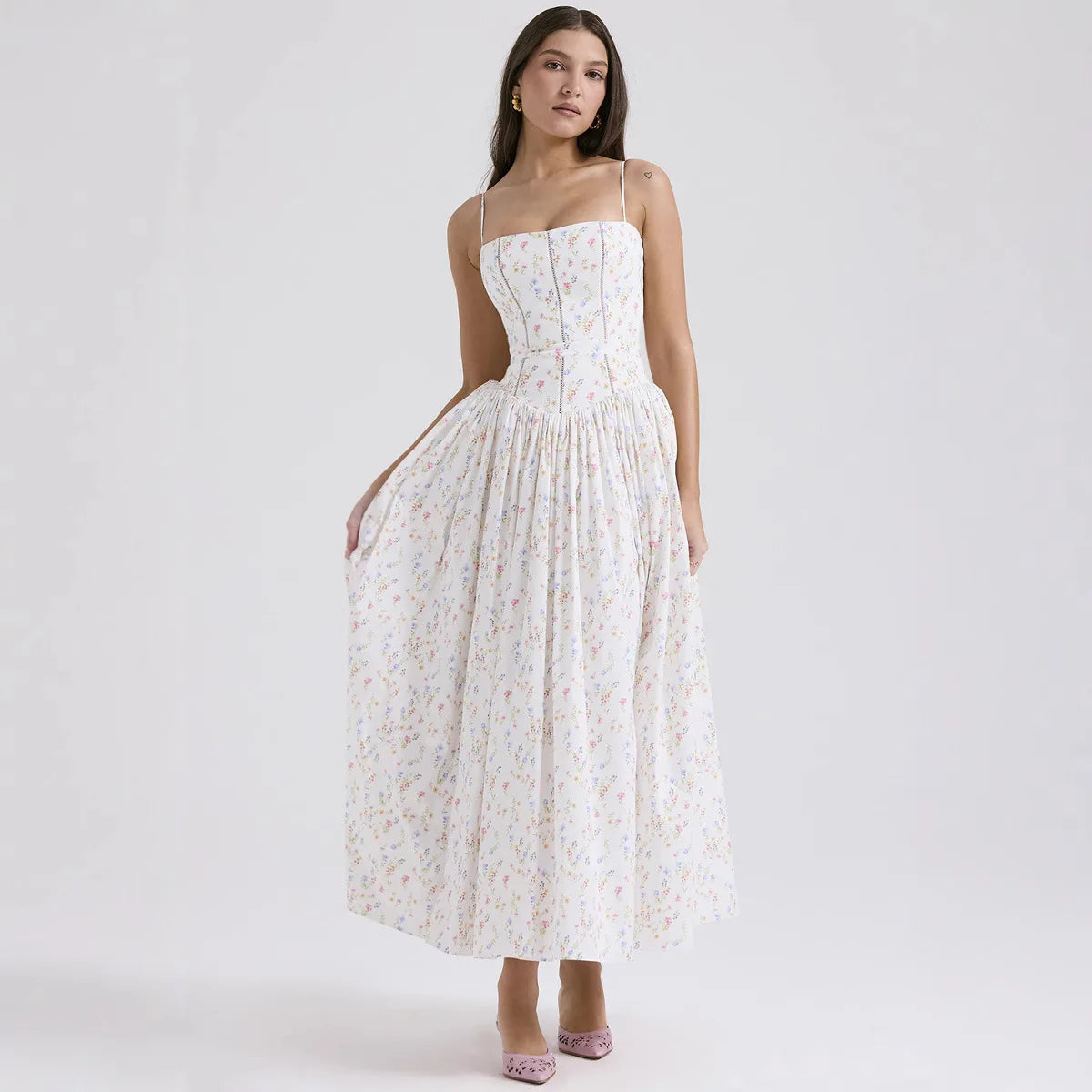 Vestido Halter Floral Entallado — Estilo Casual Chic