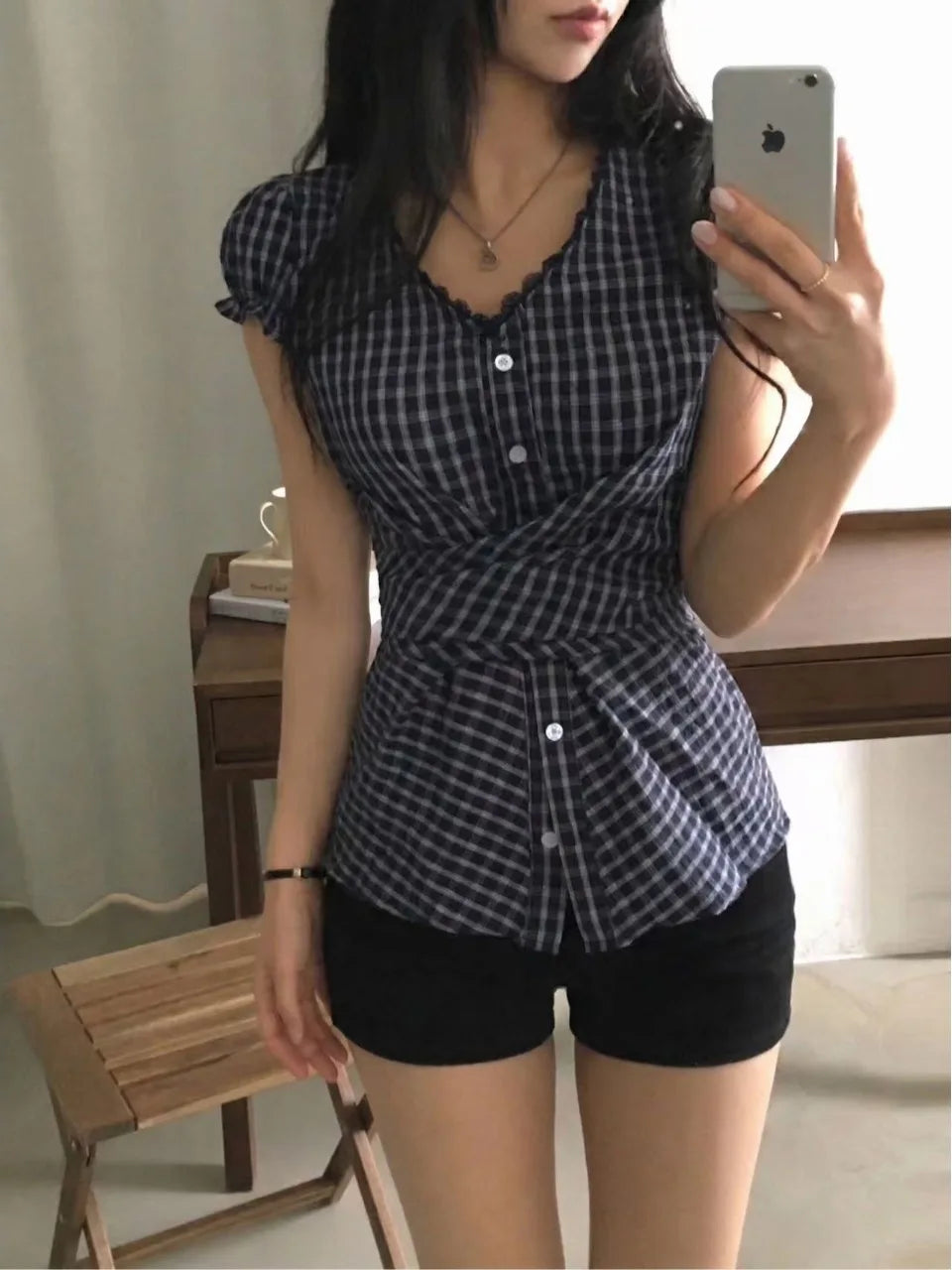 Blusa Corta a Cuadros — Manga Abullonada Coreana