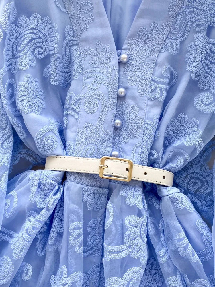 Vestido de Fiesta Estilo Palaciego — Bordado Francés