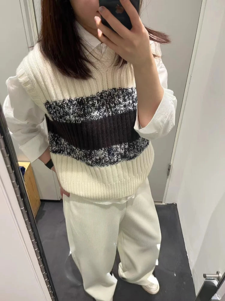 Chaleco Tejido Color Block — Cuello V Acanalado
