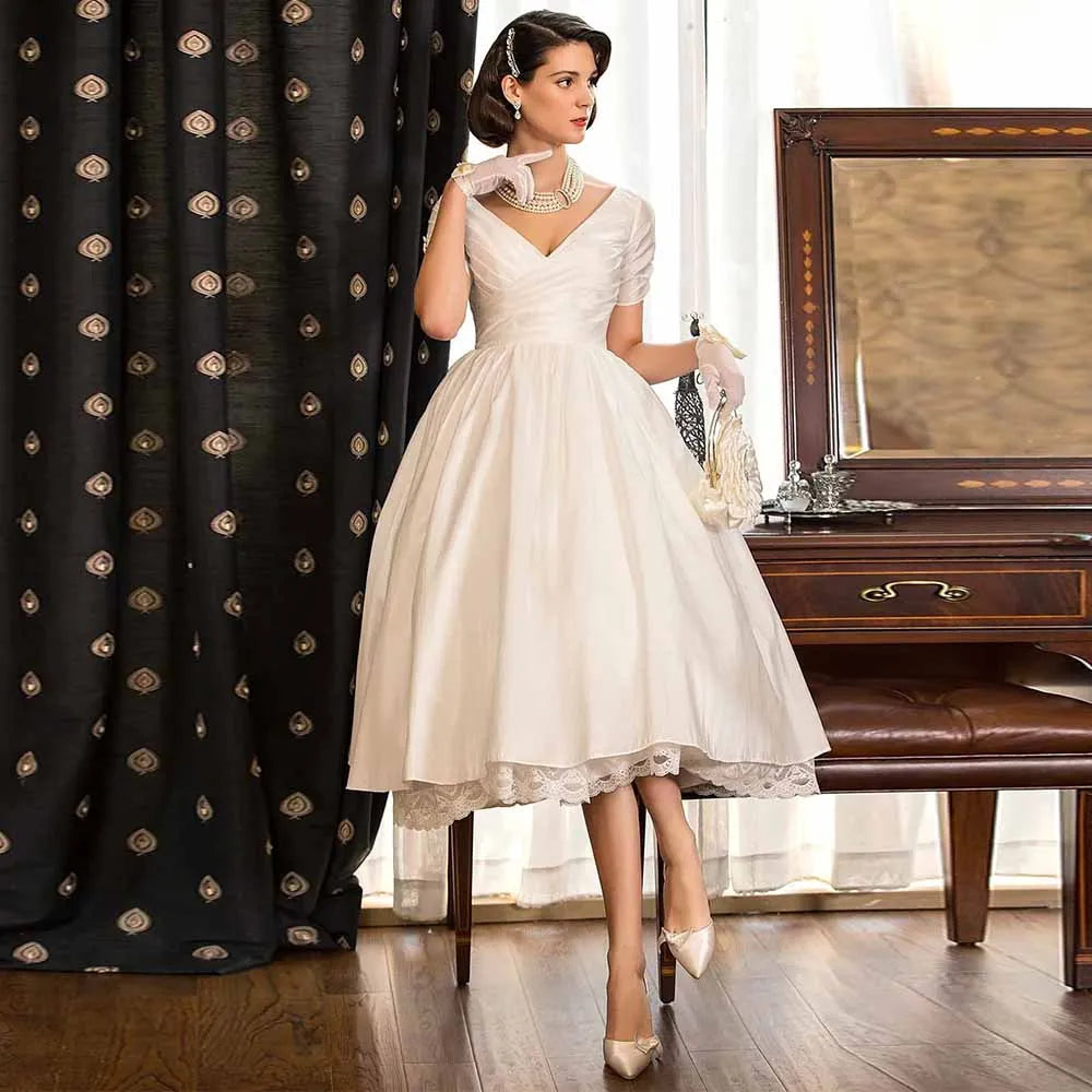 Vestido de Novia de Satén Marfil — Escote V y Plisado