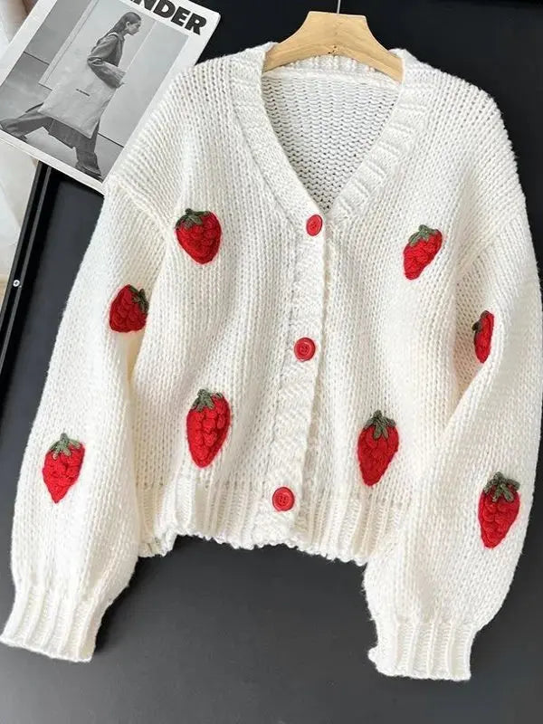 Cárdigan Tejido con Fresas — Corte Holgado Coreano