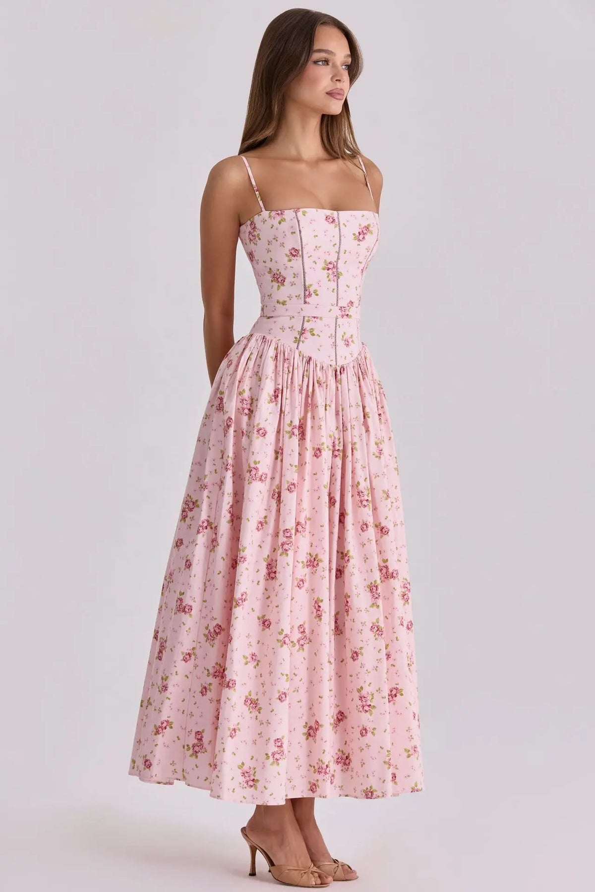 Vestido Halter Floral Entallado — Estilo Casual Chic