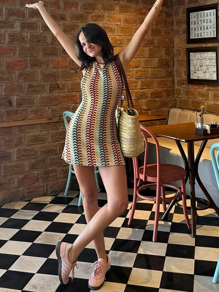 Vestido Mini Tejido de Tirantes — Escote V y Espalda Descubierta