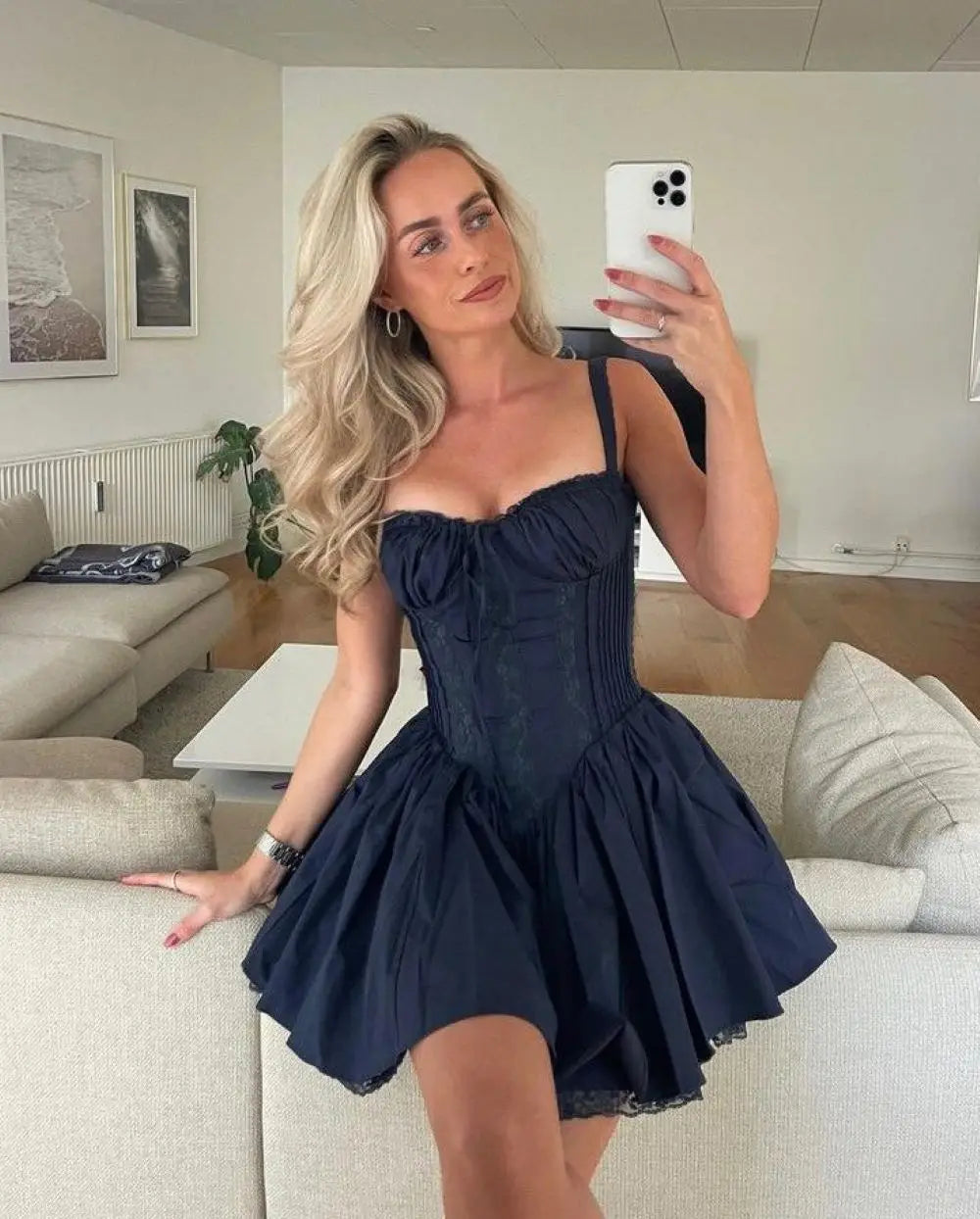 Vestido Corto Estilo Corsé con Encaje Floral