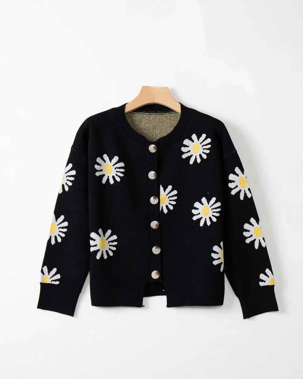 Cárdigan Tejido Floral con Botones — Cuello Redondo