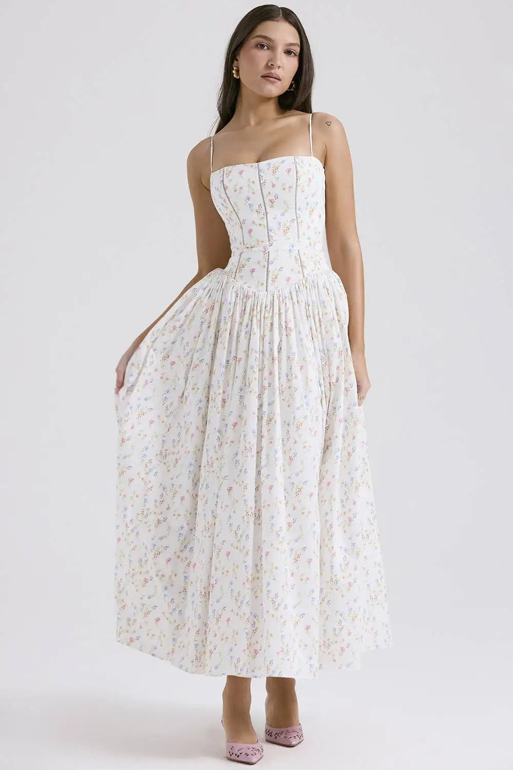 Vestido Halter Floral Entallado — Estilo Casual Chic