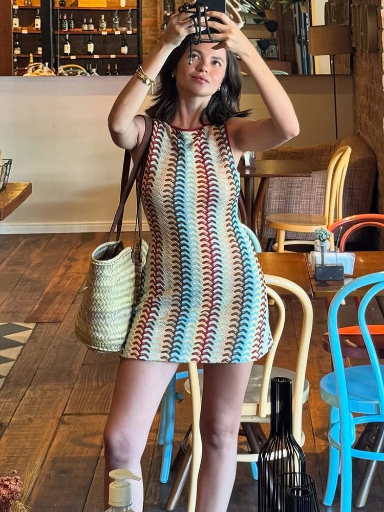 Vestido Mini Tejido de Tirantes — Escote V y Espalda Descubierta