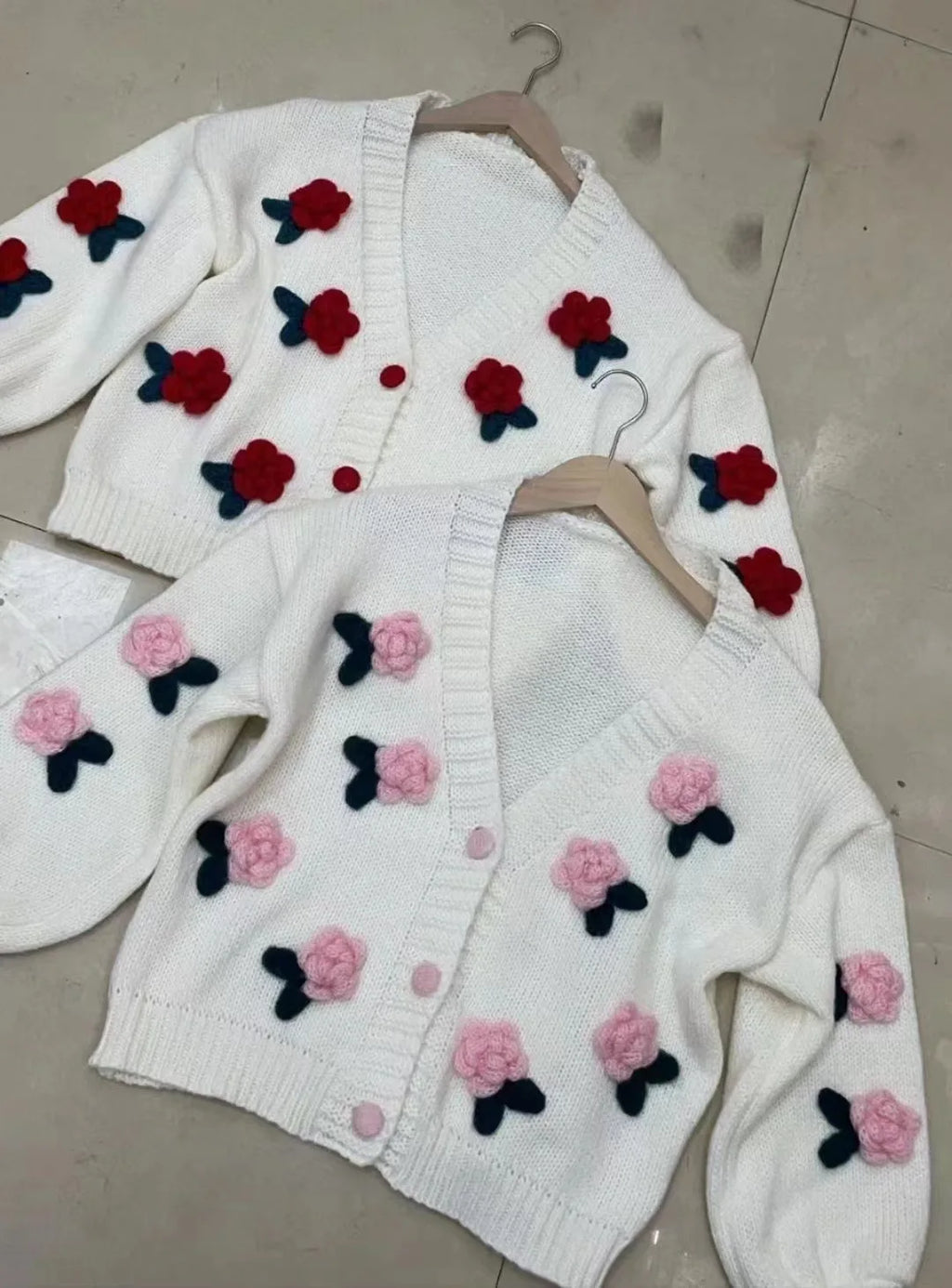 Cárdigan Floral con Botones — Cuello V Holgado