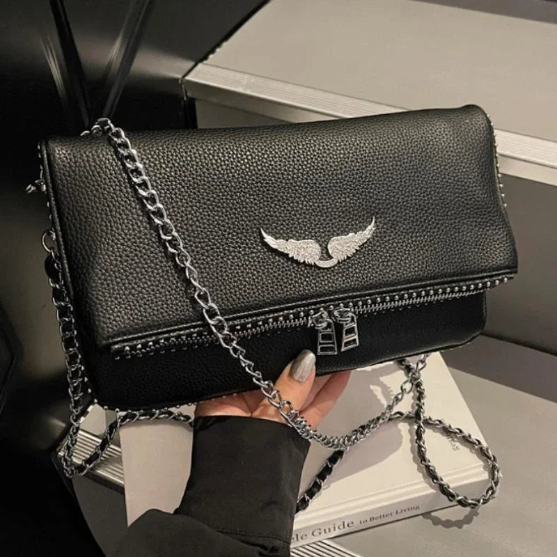 Bolso Cruzado Minimalista con Cadena — Línea Retro