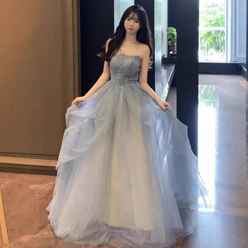 Vestido Azul de Dama de Honor — Elegancia Etérea