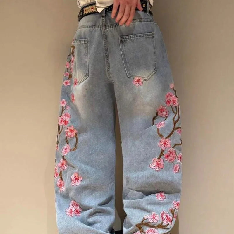 Jeans Anchos Bordados con Flor de Cerezo — Estilo Y2K