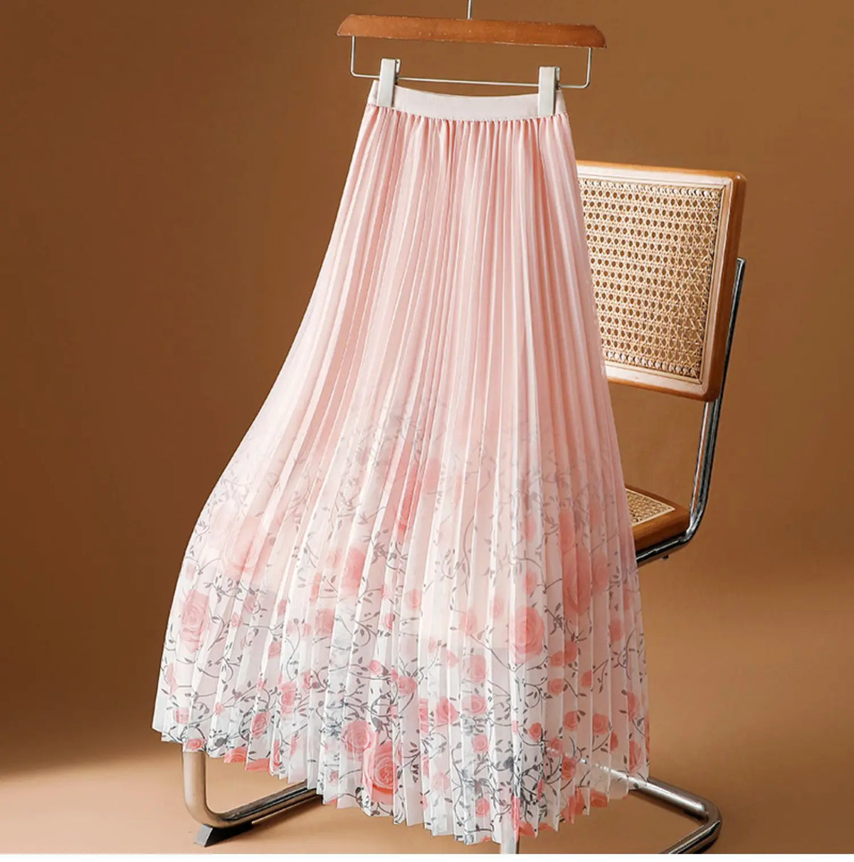 Falda de Gasa Floral Plisada — Vaporosa y Femenina