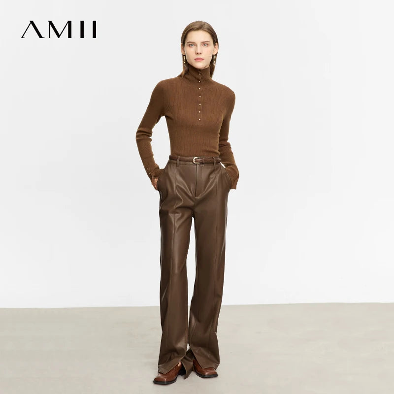 Pantalón de Cuero Vegano Minimalista — Pierna Ancha con Abertura