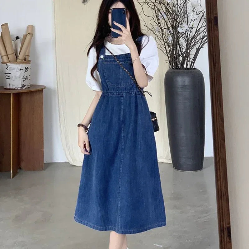 Falda Denim con Tirantes Cruzados — Look Casual
