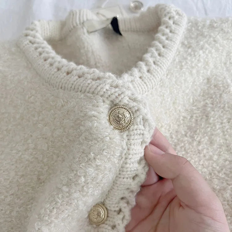 Cárdigan Tejido Cuello Redondo — Botonadura Frontal