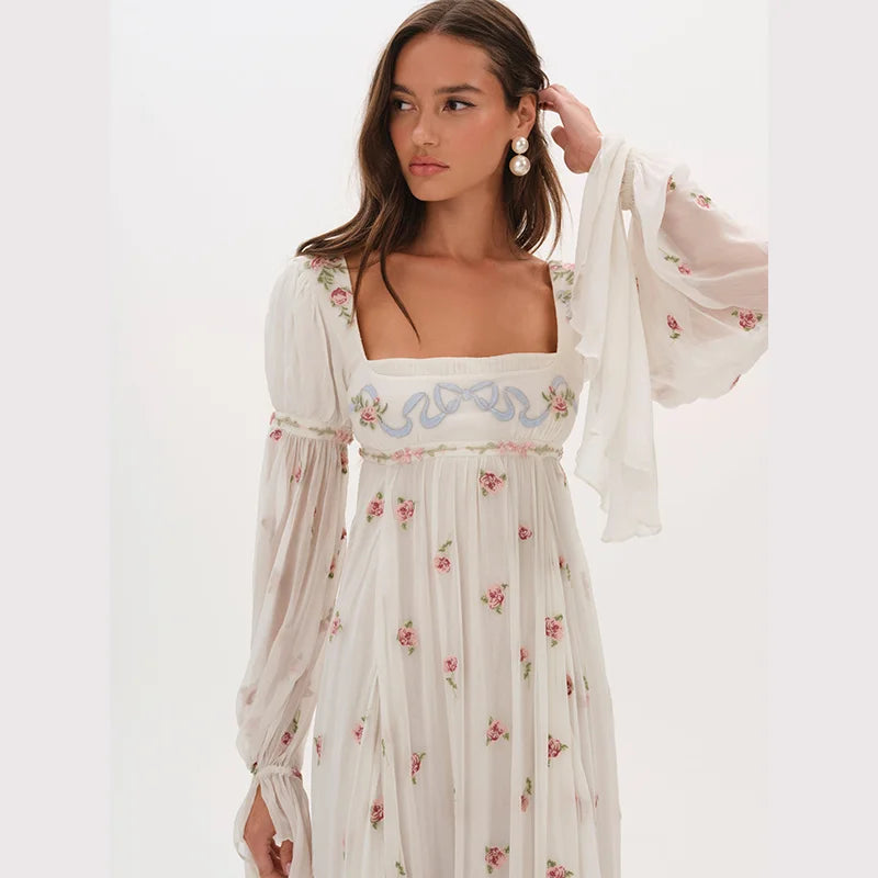 Vestido Maxi Blanco Floral — Manga Larga Abullonada Cottagecore