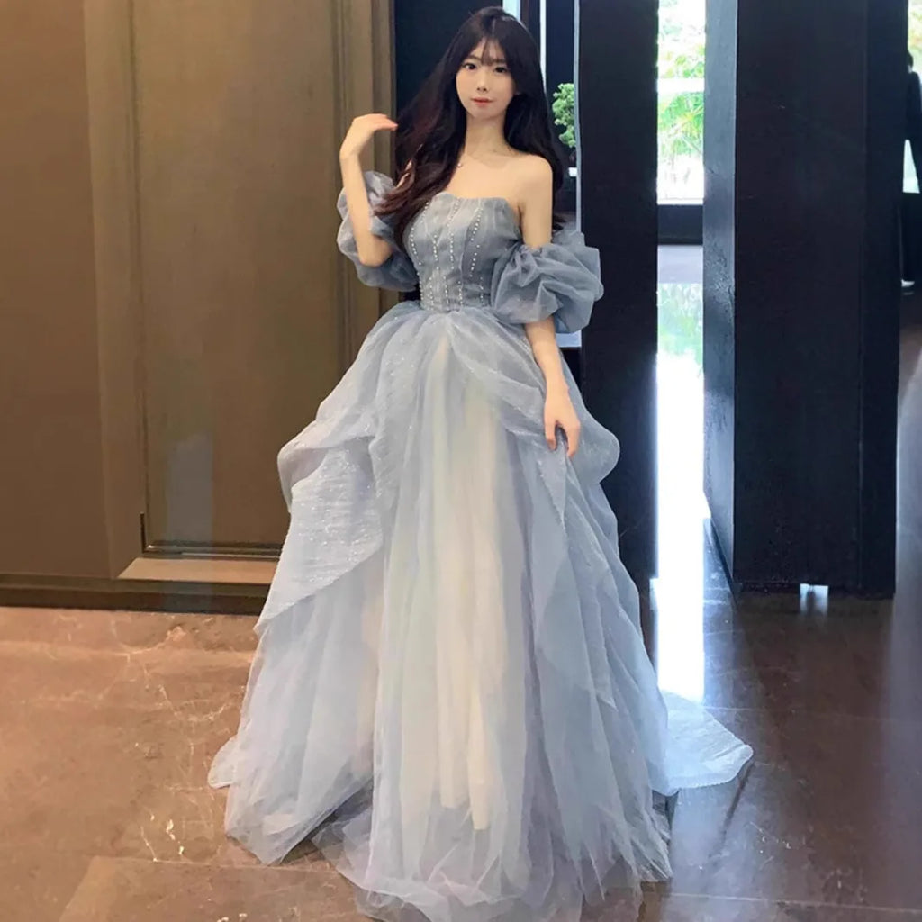 Vestido Azul de Dama de Honor — Elegancia Etérea