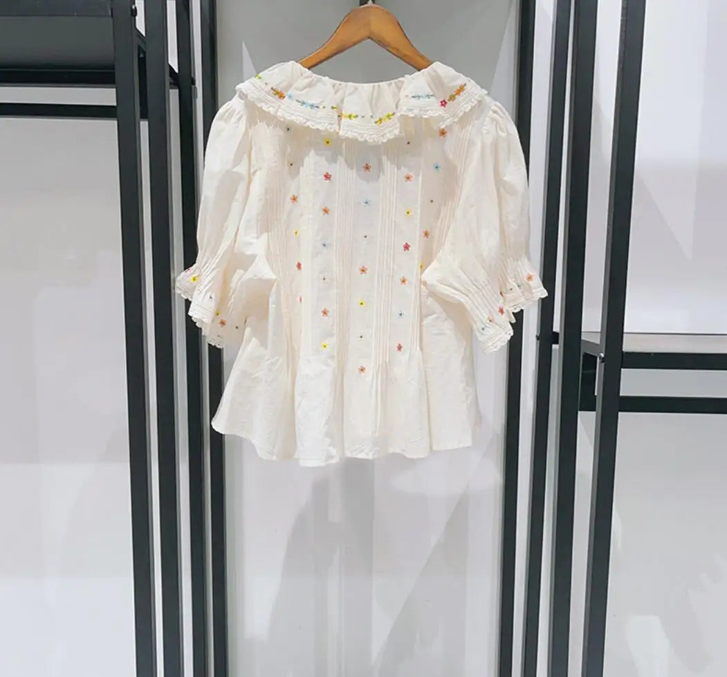 Blusa de Algodón Bordada — Volados y Escote V