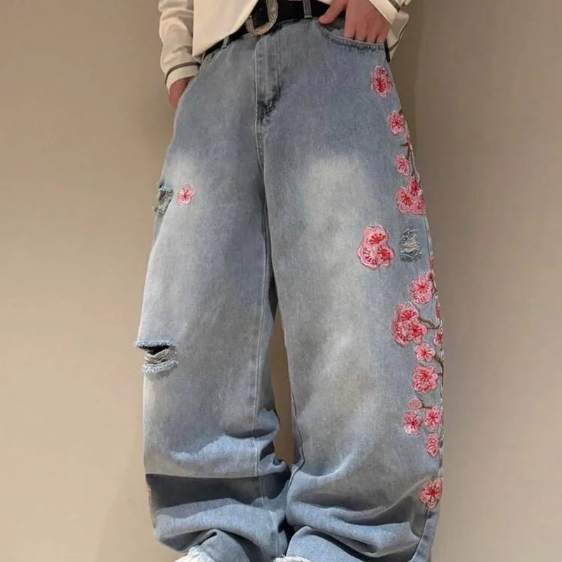 Jeans Anchos Bordados con Flor de Cerezo — Estilo Y2K