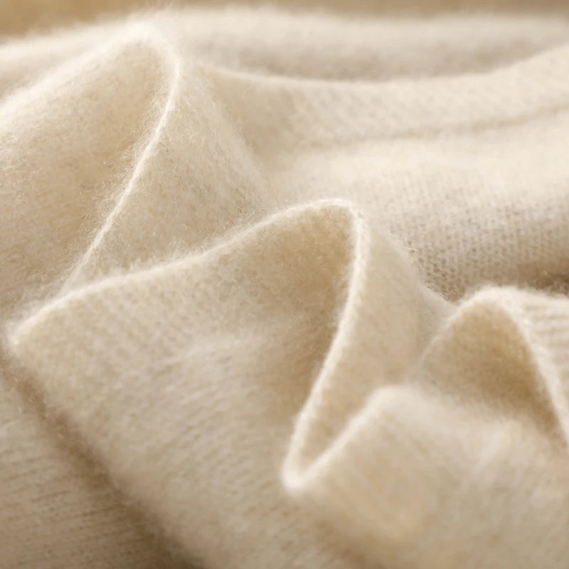 Sweater de Lana Merino con Capucha — Cuello V