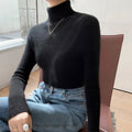 Sweater Cuello Alto Entallado — Grueso y Cómodo