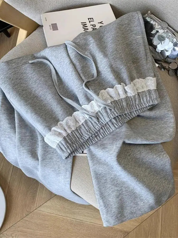 Pantalón Jogger Gris con Encaje — Estilo Coreano Casual