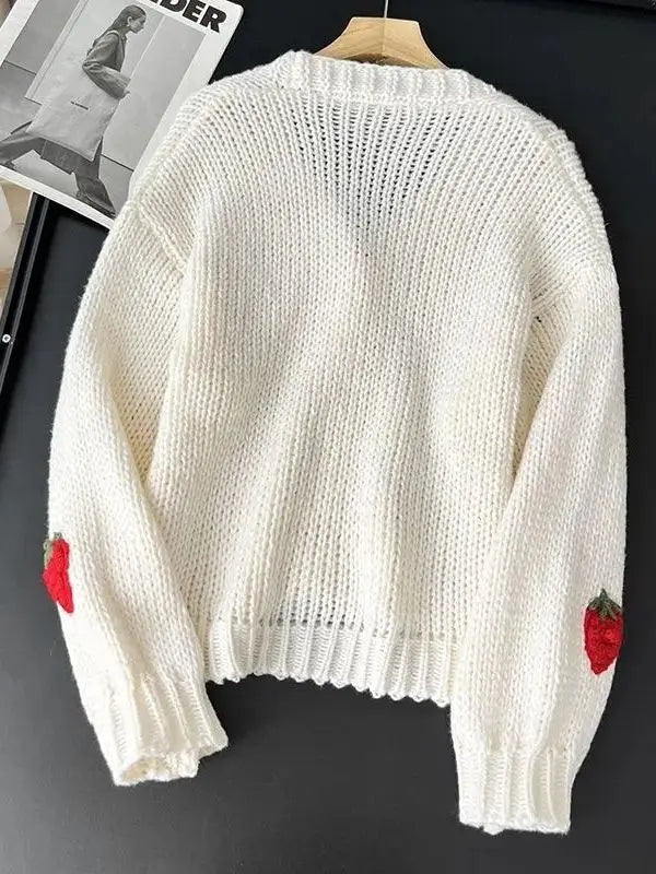 Cárdigan Tejido con Fresas — Corte Holgado Coreano