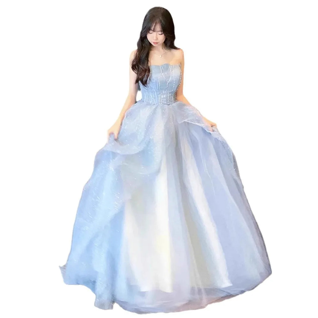 Vestido Azul de Dama de Honor — Elegancia Etérea