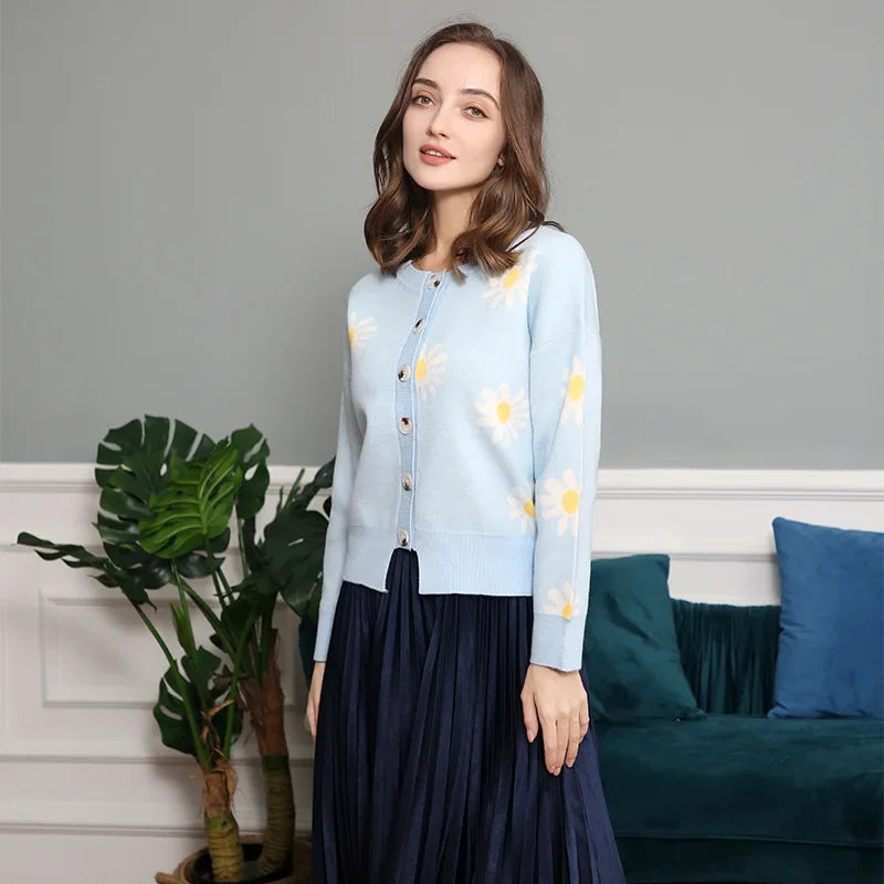 Cárdigan Tejido Floral con Botones — Cuello Redondo