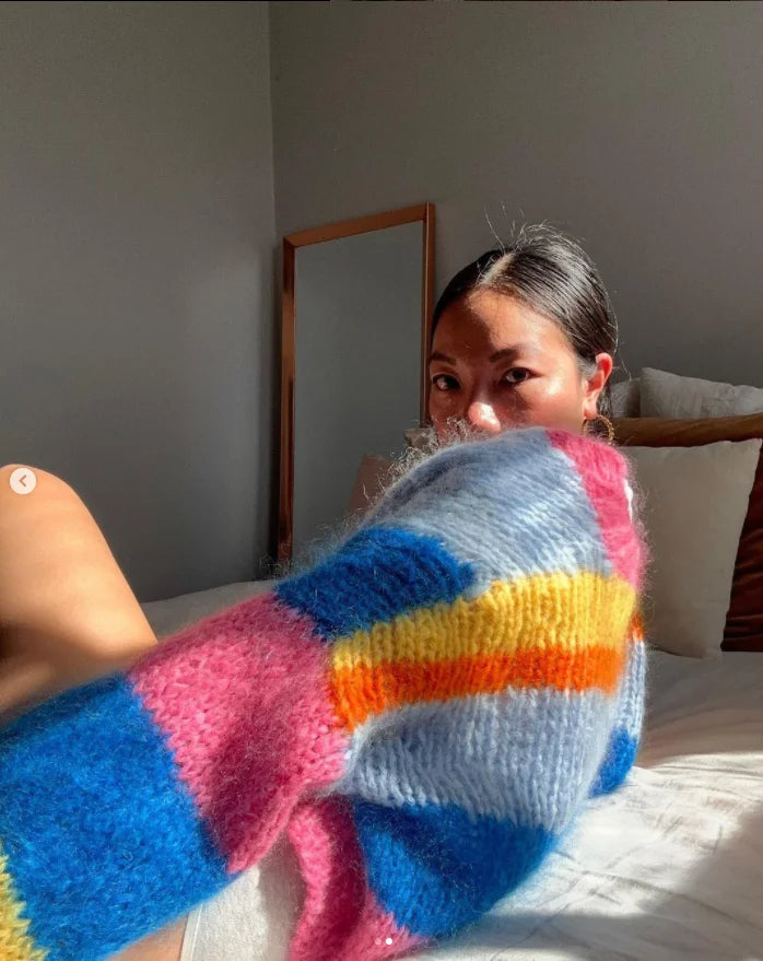 Sweater de Mohair a Rayas Bicolor — Tejido a Mano