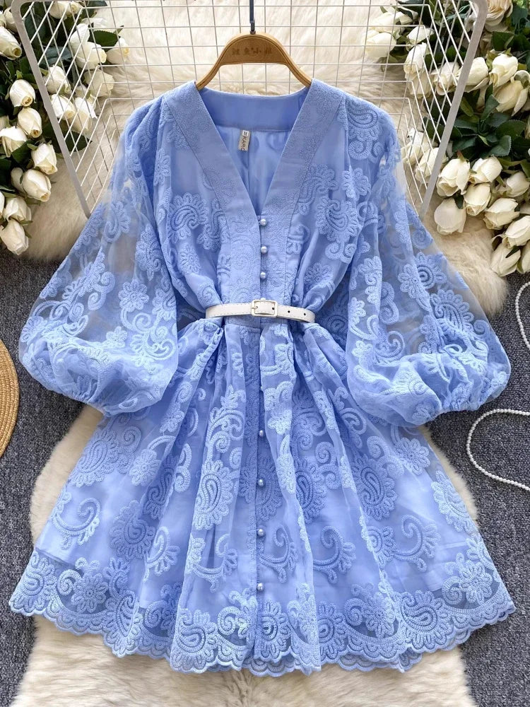 Vestido de Fiesta Estilo Palaciego — Bordado Francés