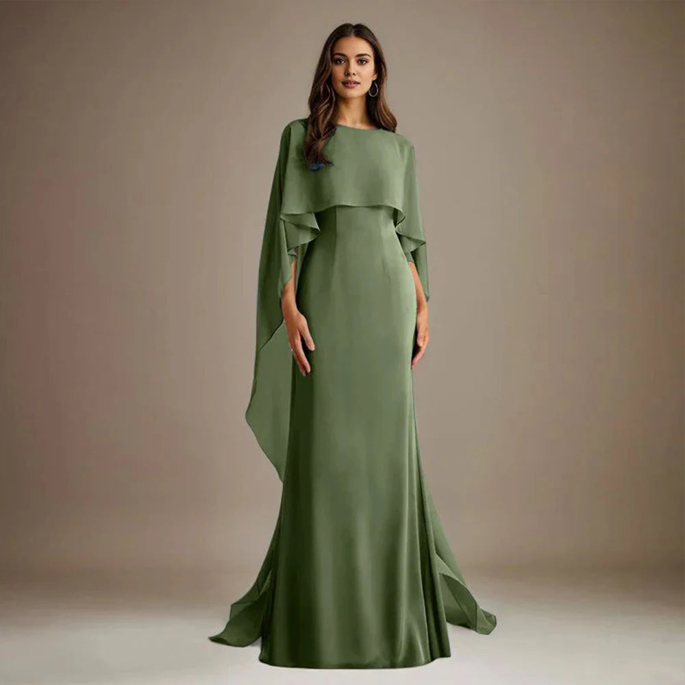 Vestido Largo de Gasa con Capa — Elegancia para Madrinas