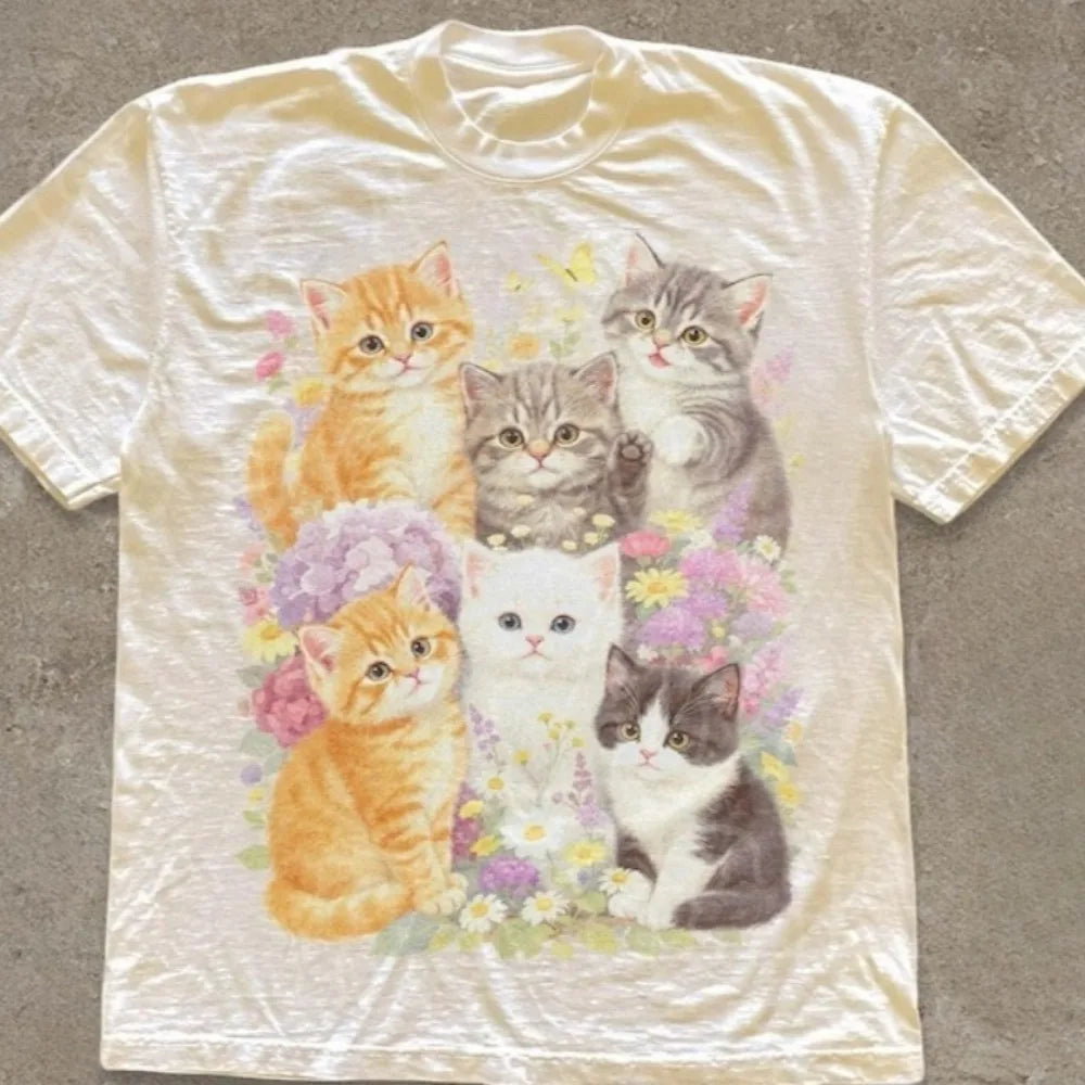 Camiseta Retro con Gatito Floral