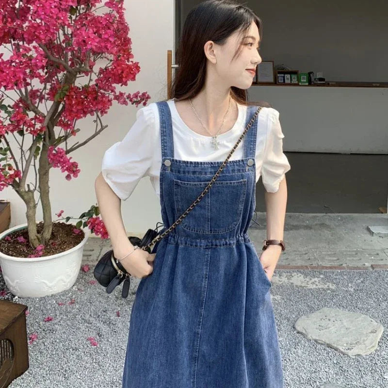 Falda Denim con Tirantes Cruzados — Look Casual