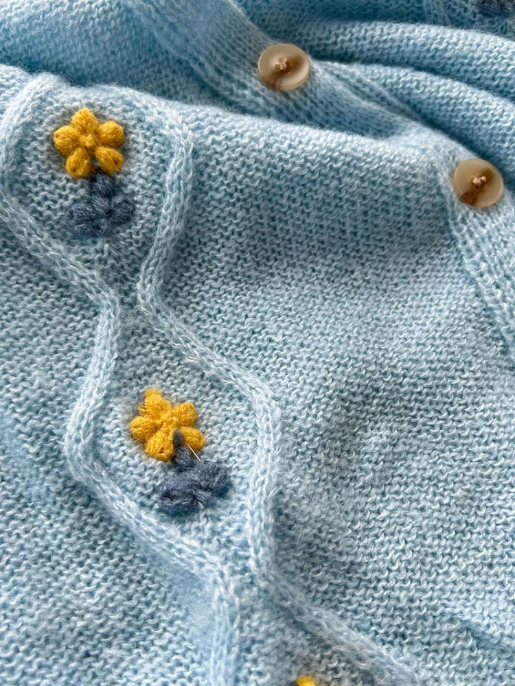 Cárdigan Holgado Bordado Floral — Detalle Calado