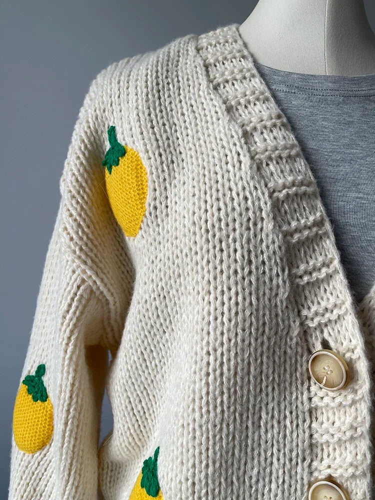 Cárdigan Beige con Bordado de Limón