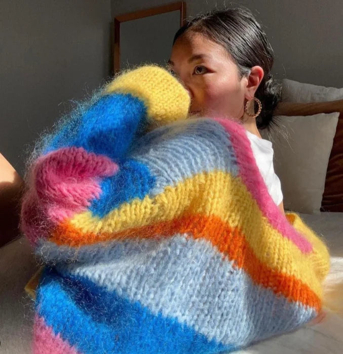 Sweater de Mohair a Rayas Bicolor — Tejido a Mano