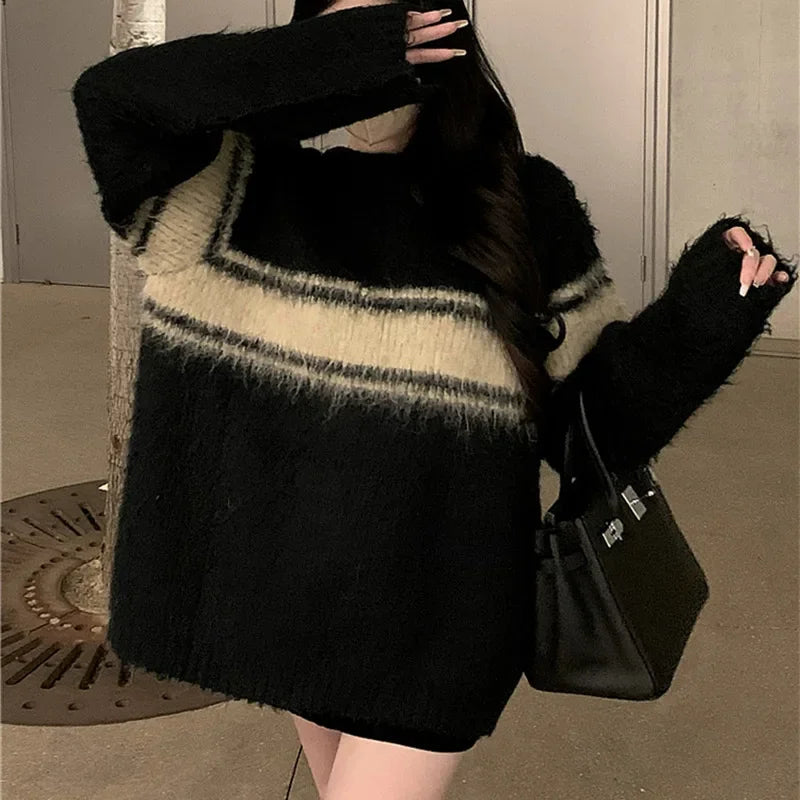 Sweater a Rayas Vintage — Cuello Redondo Holgado